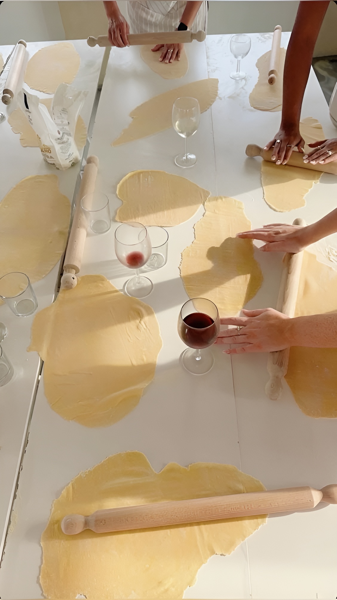 Ateliers de cuisine île de Ré : création de pizzas faites maison